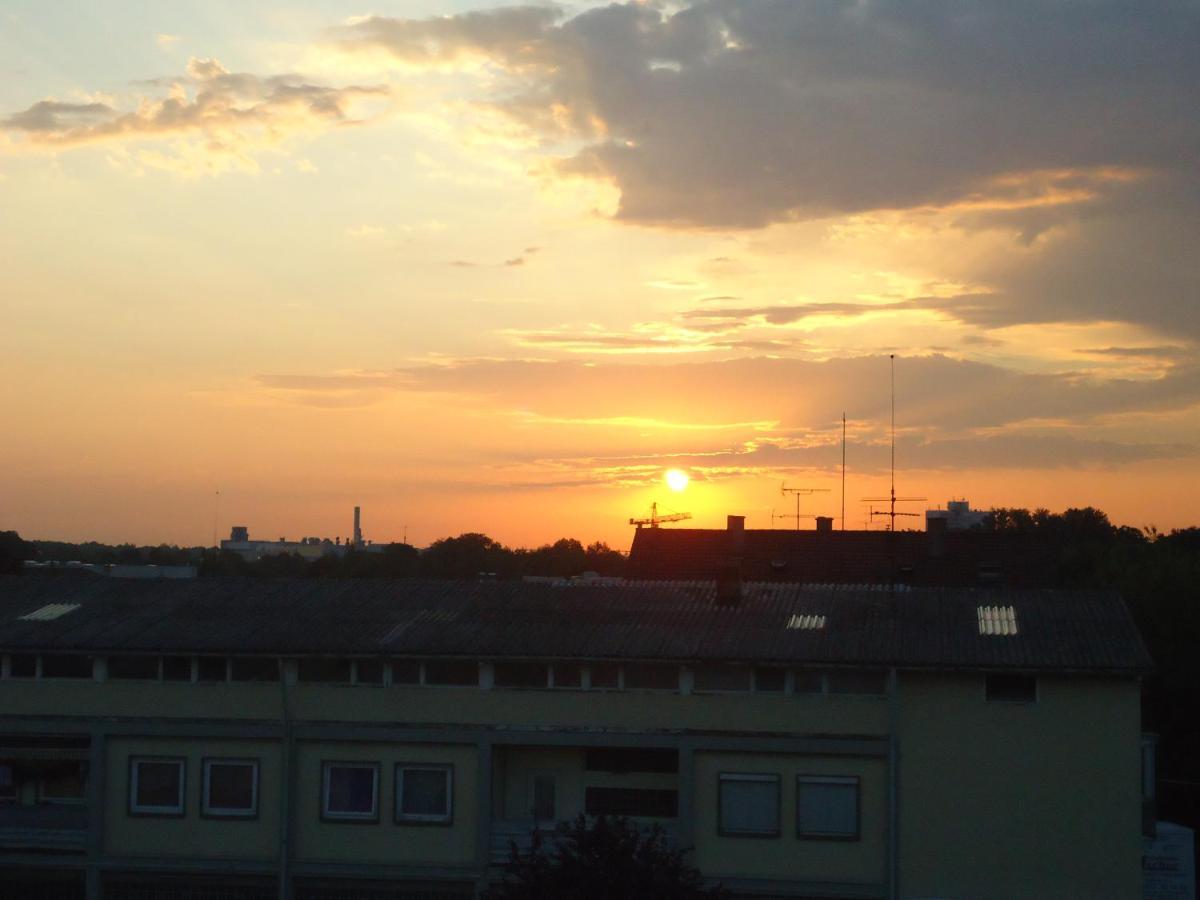 Enjoyhotel Garni Korntal Stuttgart B&B Exterior foto