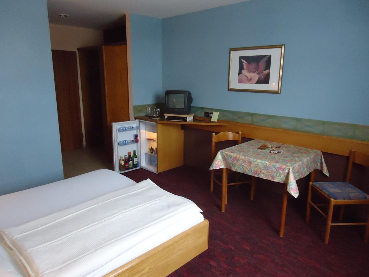 Enjoyhotel Garni Korntal Stuttgart B&B Exterior foto
