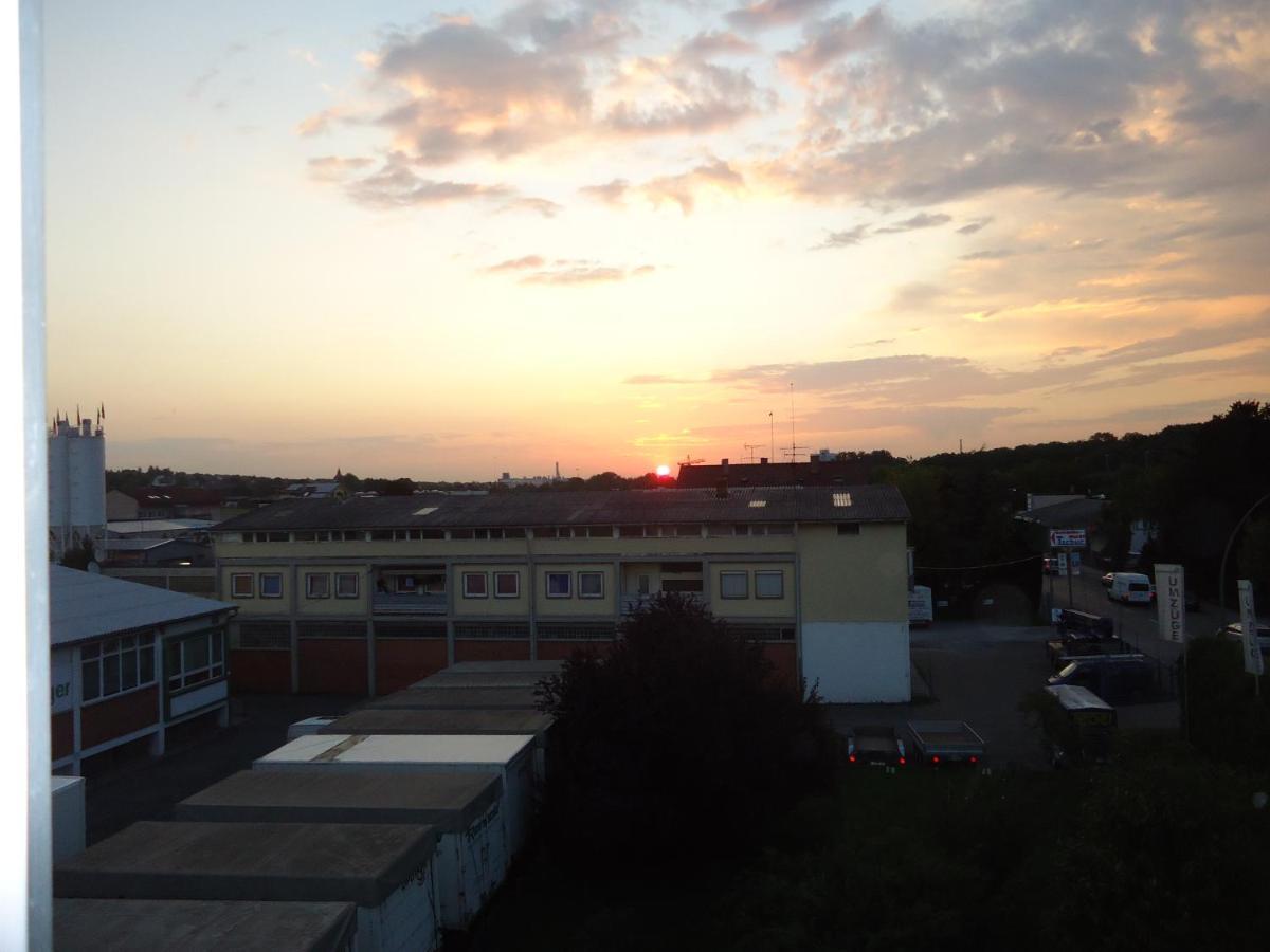 Enjoyhotel Garni Korntal Stuttgart B&B Exterior foto