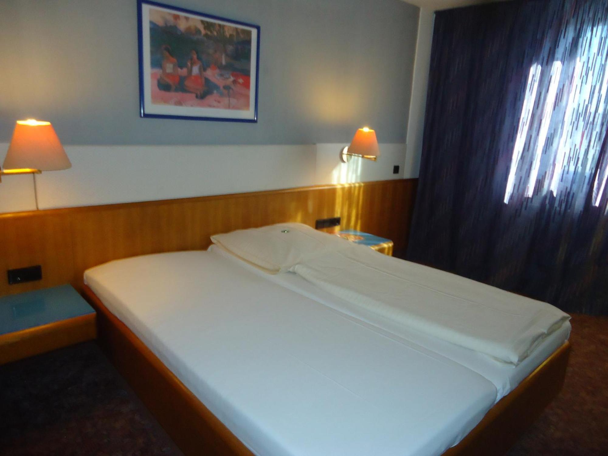 Enjoyhotel Garni Korntal Stuttgart B&B Exterior foto